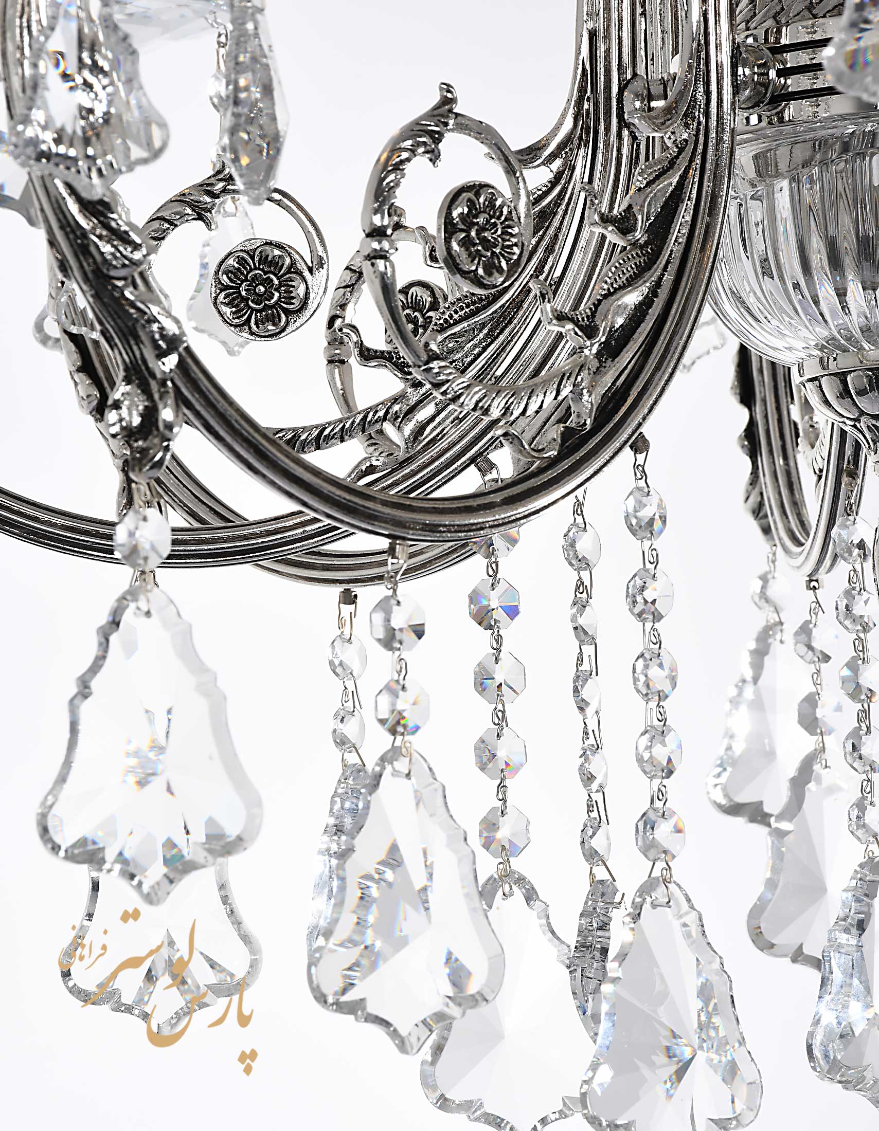 Classic chandelier لوستر استیل بدنه برنجی کریستال به نام لیدان