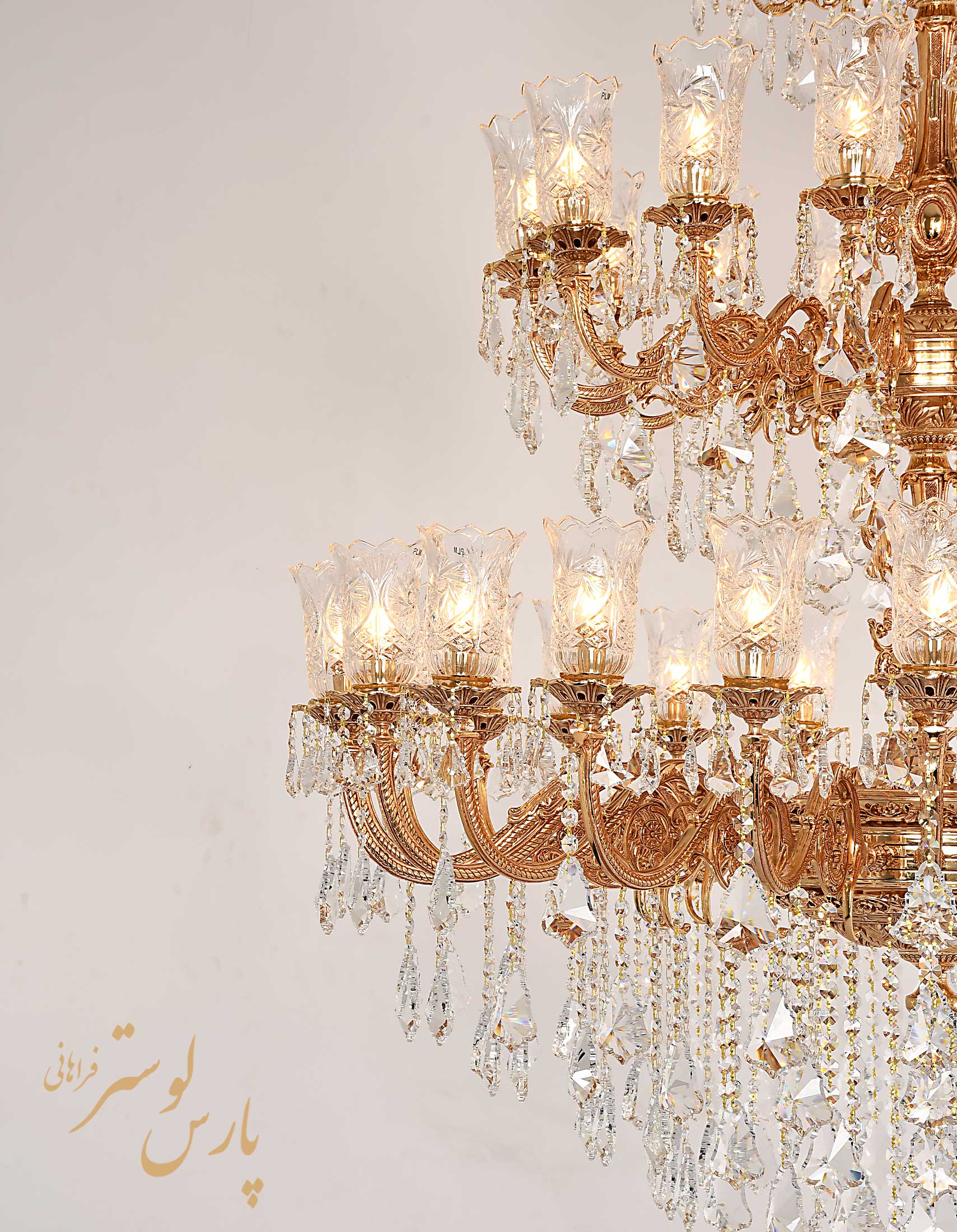 Large chandelier لوستر بزرگ بدنه برنزی کلاسیک طرح فرشته