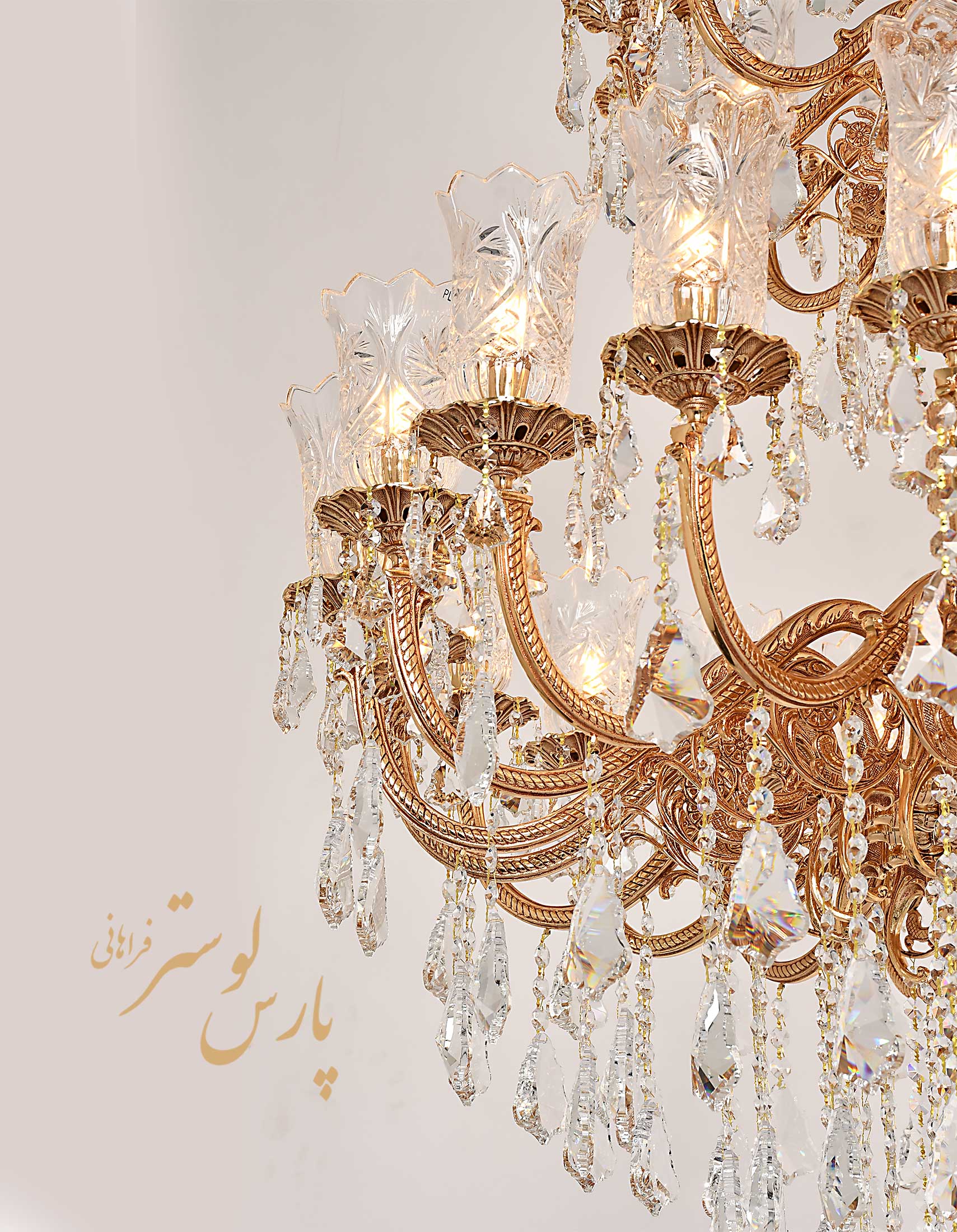 Large chandelier لوستر بزرگ بدنه برنزی کلاسیک طرح فرشته